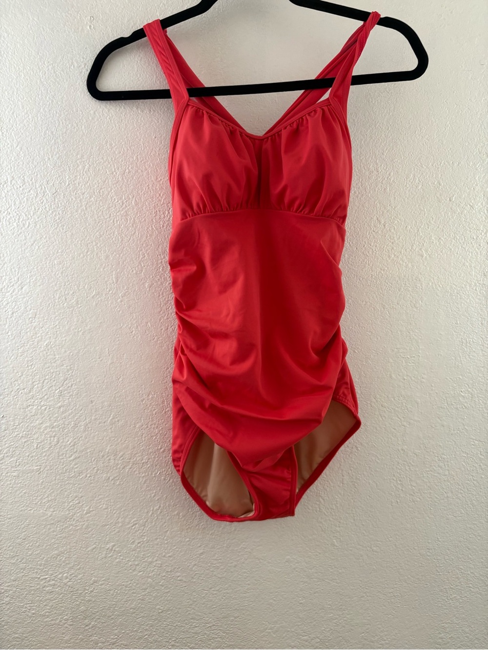 Lands End  ruched one-piece swimsuit sweetheart or V-neckline size 8DD